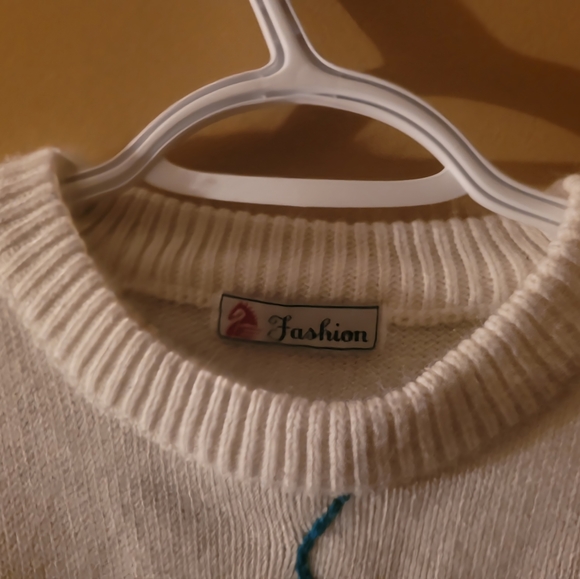 Women's Floral Motif Sweater - Picture 3 of 5